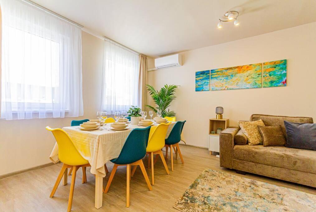 Roomy Apartment 80Sqm At City Center Free Parking Space, Ac & Balcony Budapest Exterior foto